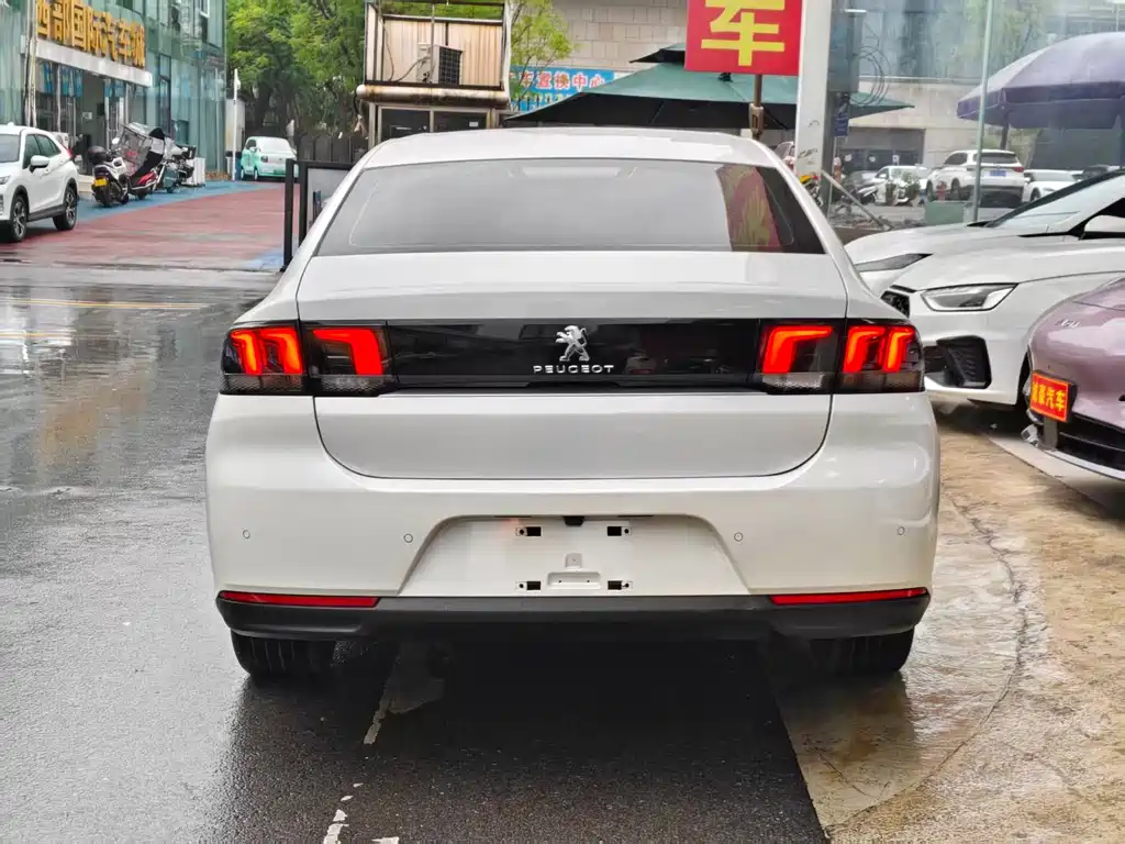 Peugeot 308 — миниатюра 9
