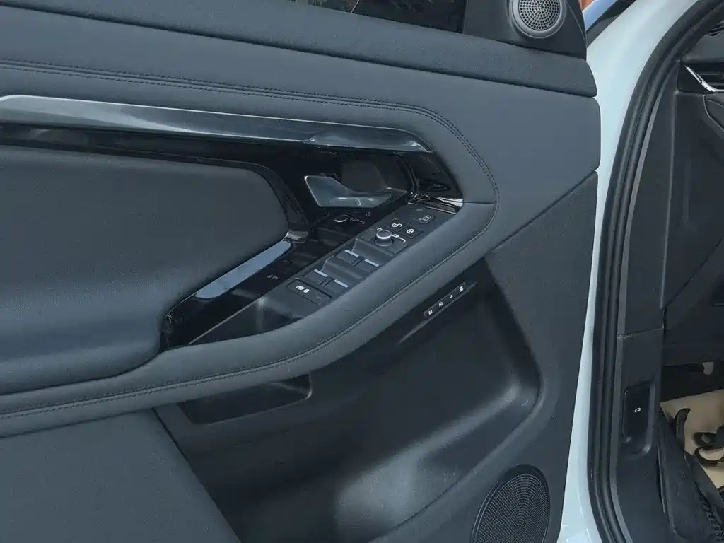 Land Rover Evoque — миниатюра 14