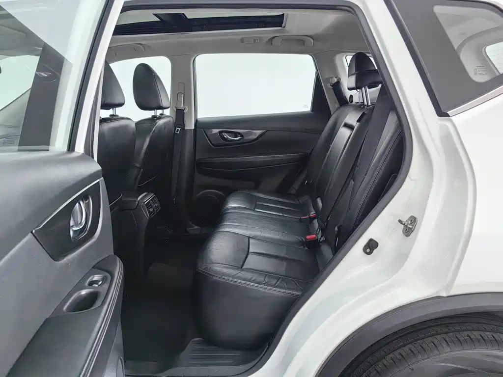 Nissan X-Trail — миниатюра 15