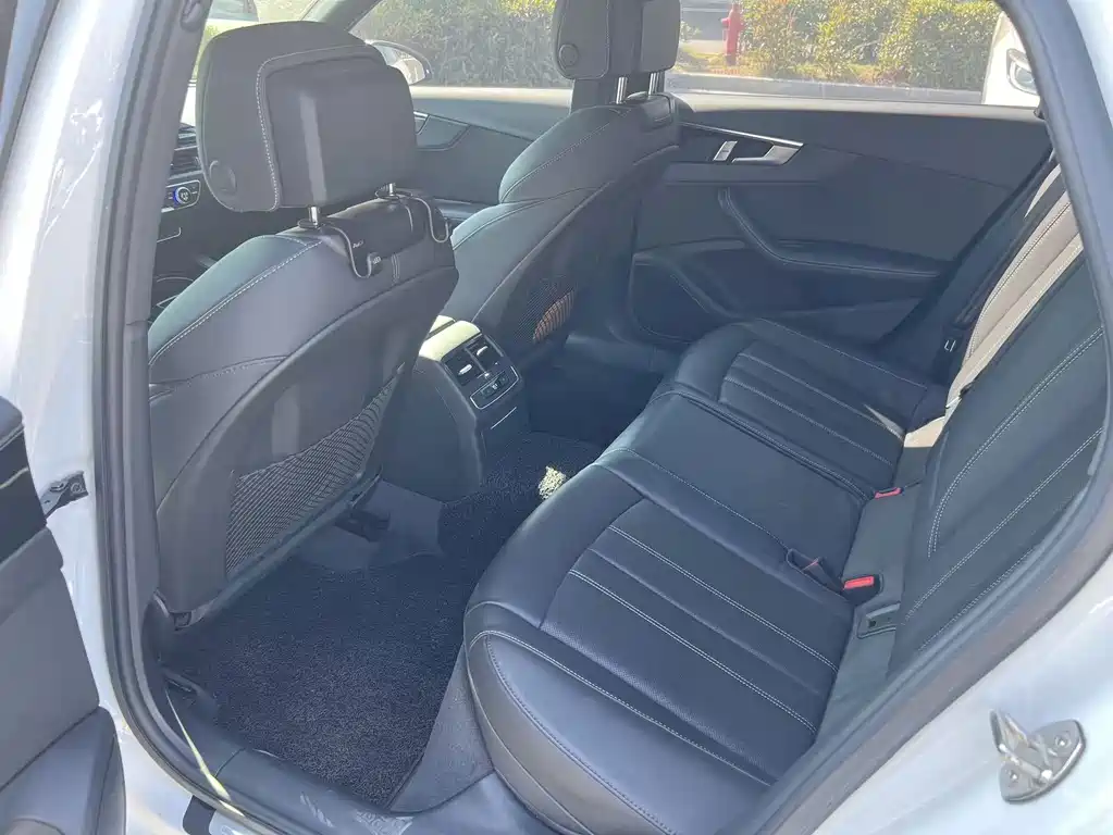 Audi A4L — миниатюра 4