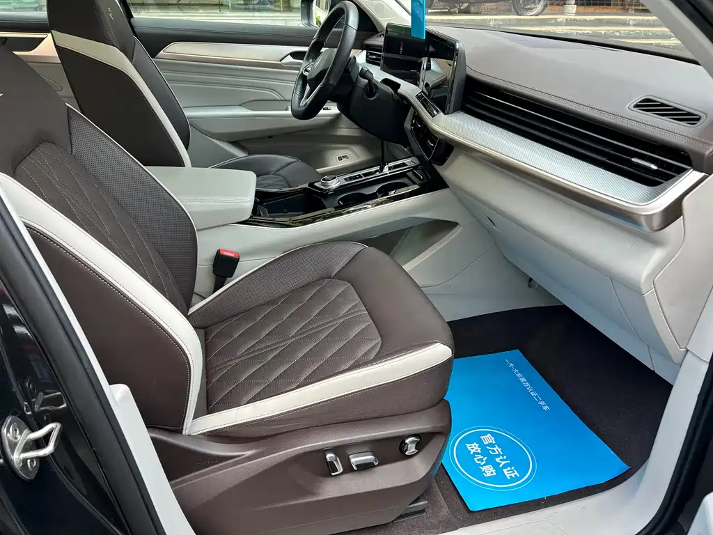 Volkswagen Tavendor 2023 380TSI R-Line
