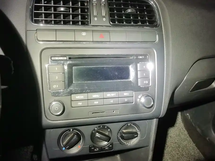 Volkswagen Polo — миниатюра 13