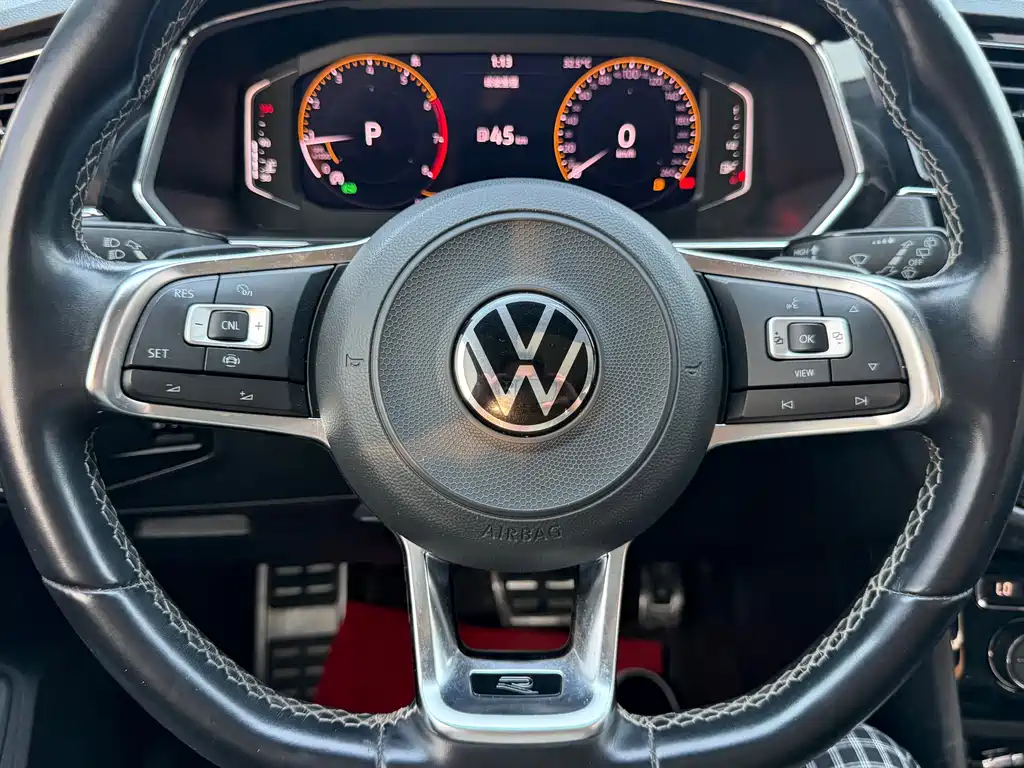 Volkswagen Tiguan L — миниатюра 20
