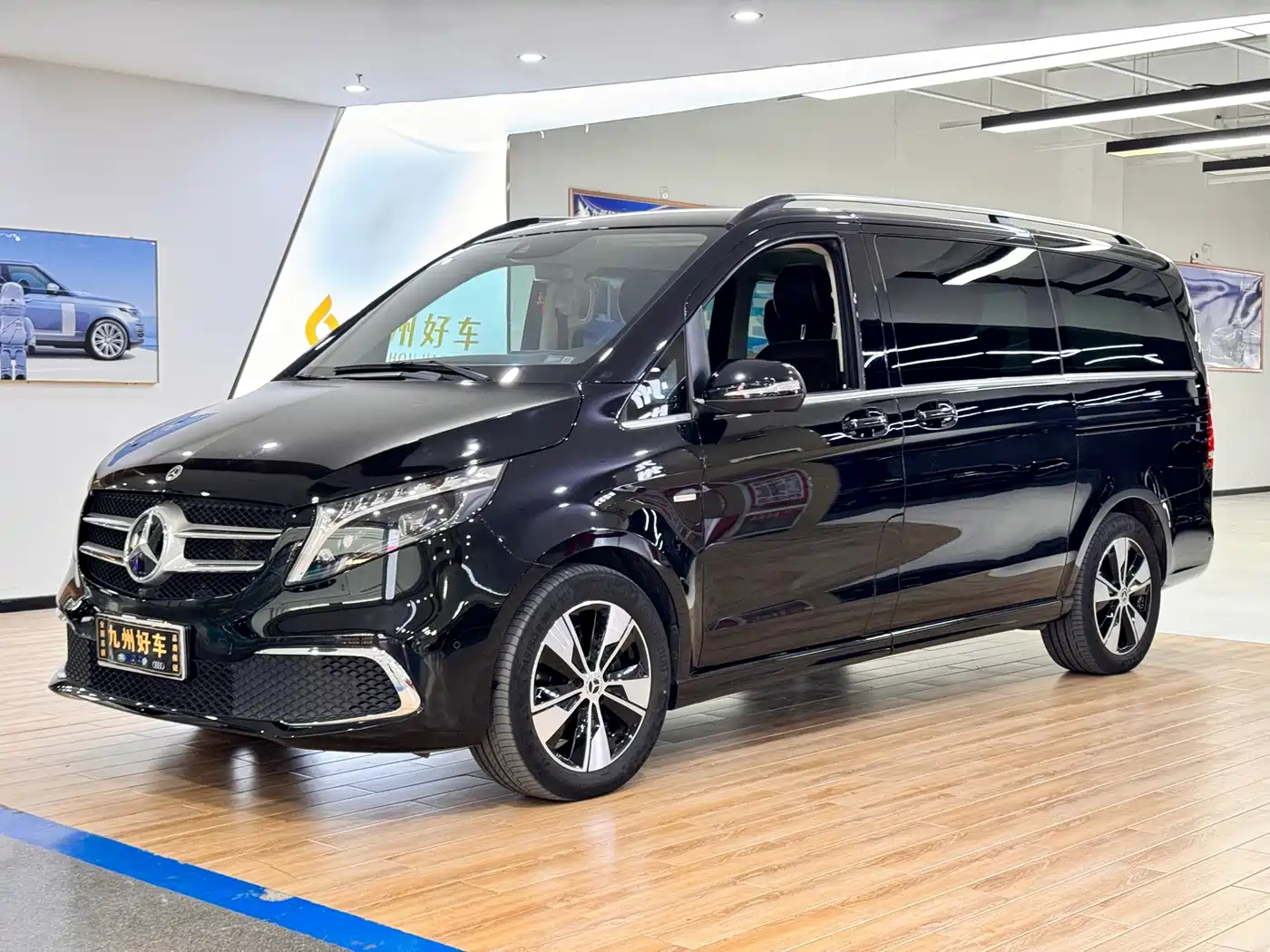 奔驰V级 2022款 V 260 尊贵版 2024