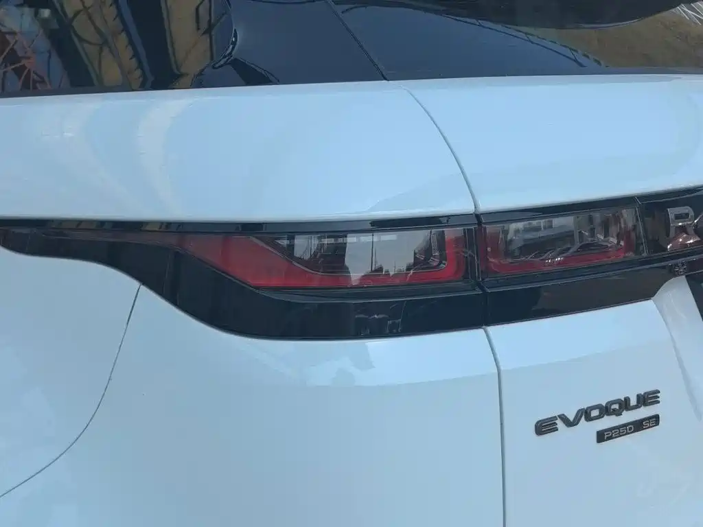 Land Rover Evoque — миниатюра 13