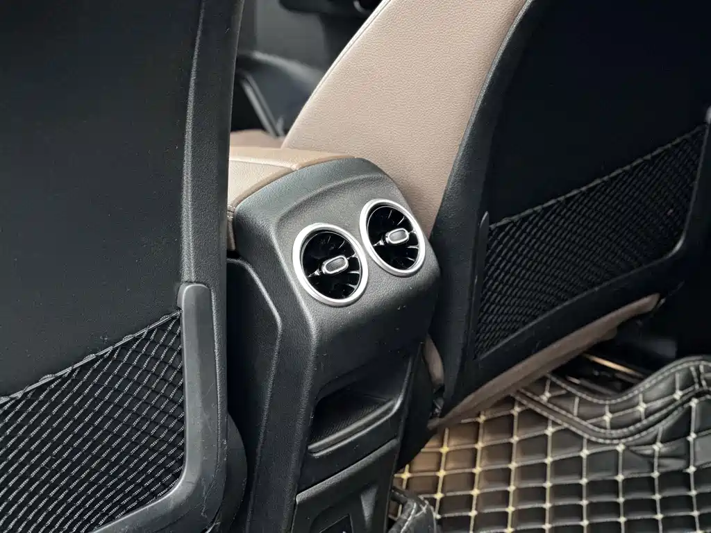Mercedes-Benz GLB — миниатюра 8