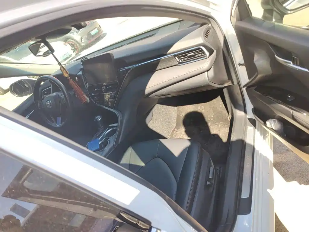 Toyota Camry — миниатюра 19