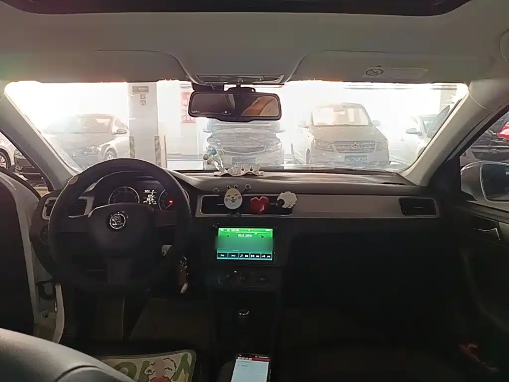 Skoda Rapid Spaceback — миниатюра 10