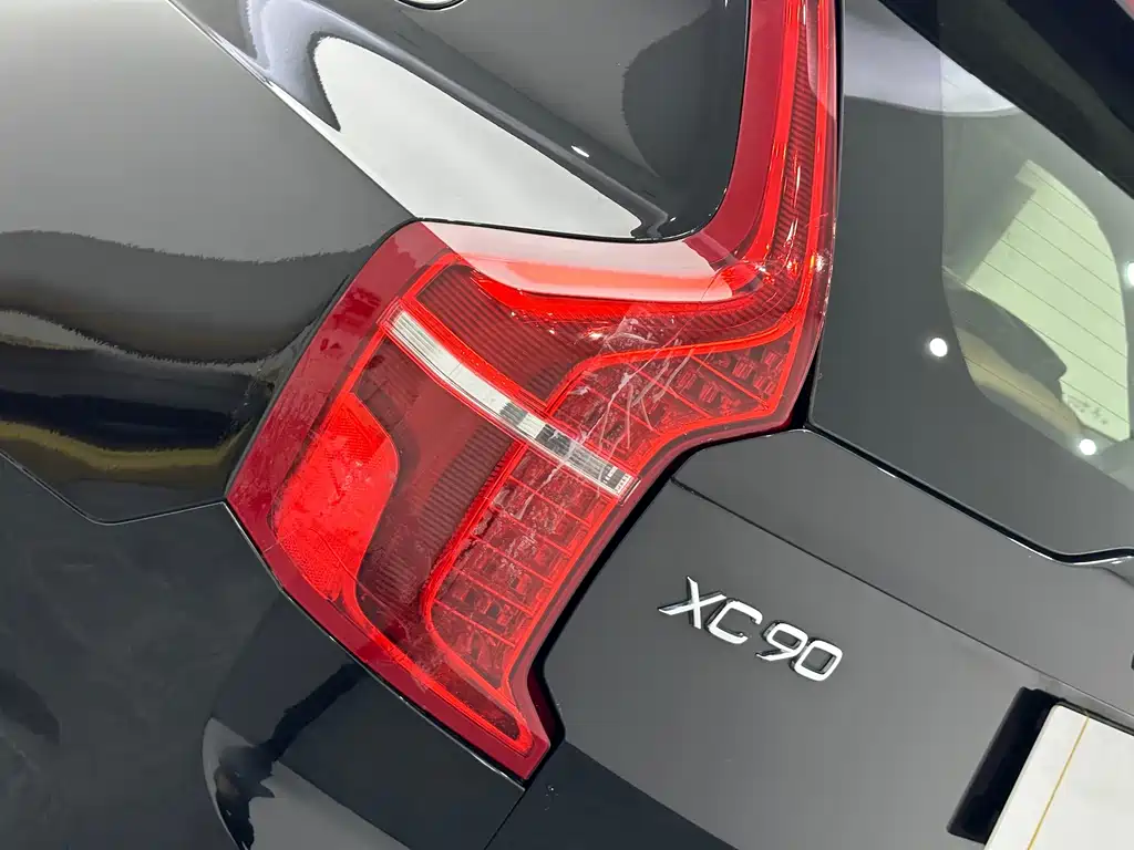 Volvo XC90 — миниатюра 21