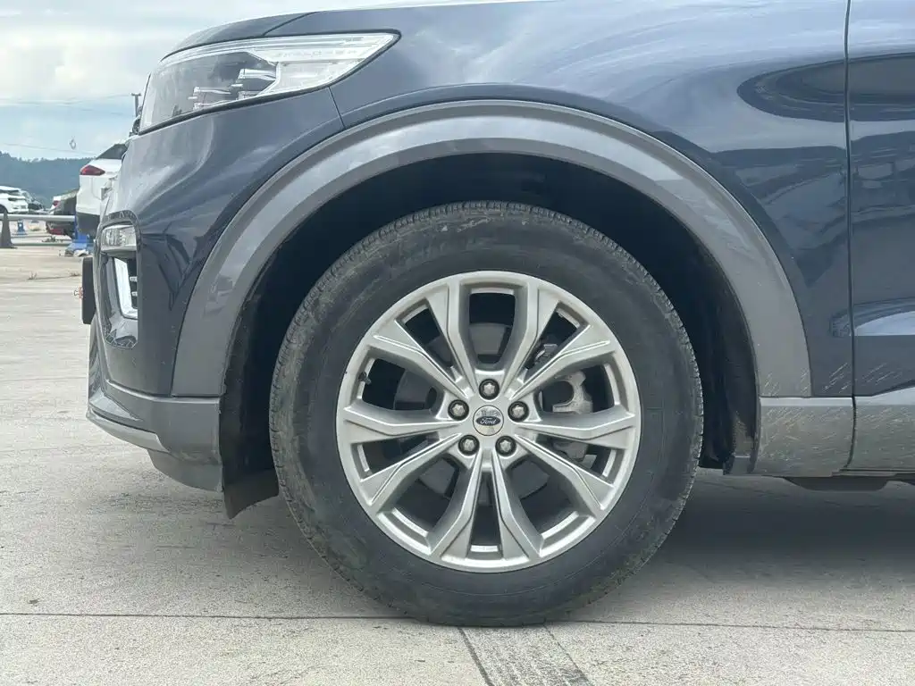 Ford Explorer — миниатюра 5