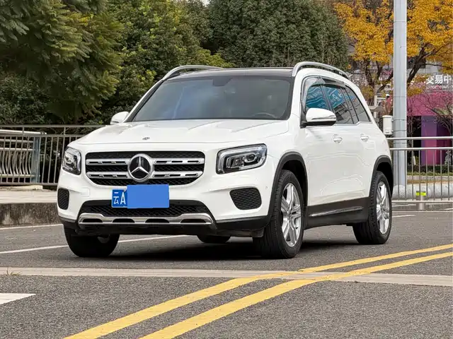 MERCEDES-BENZ GLB