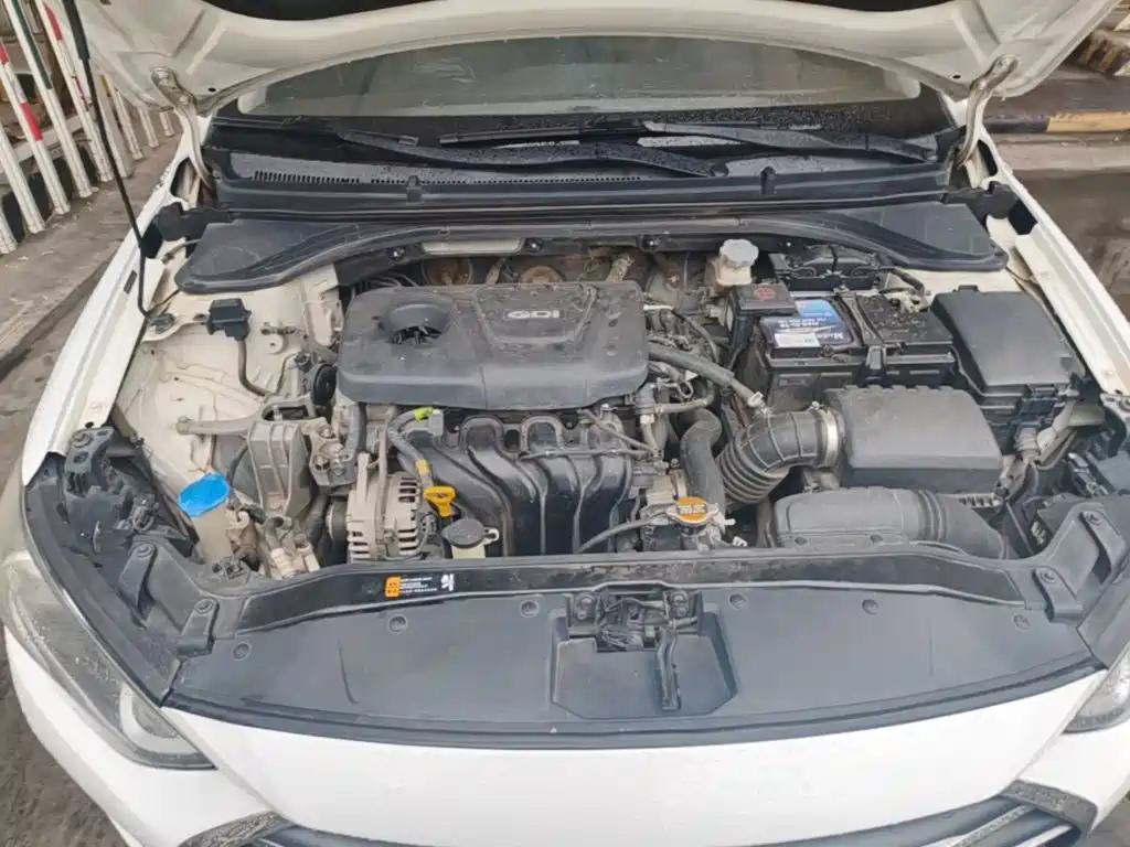 Hyundai Elantra — миниатюра 20