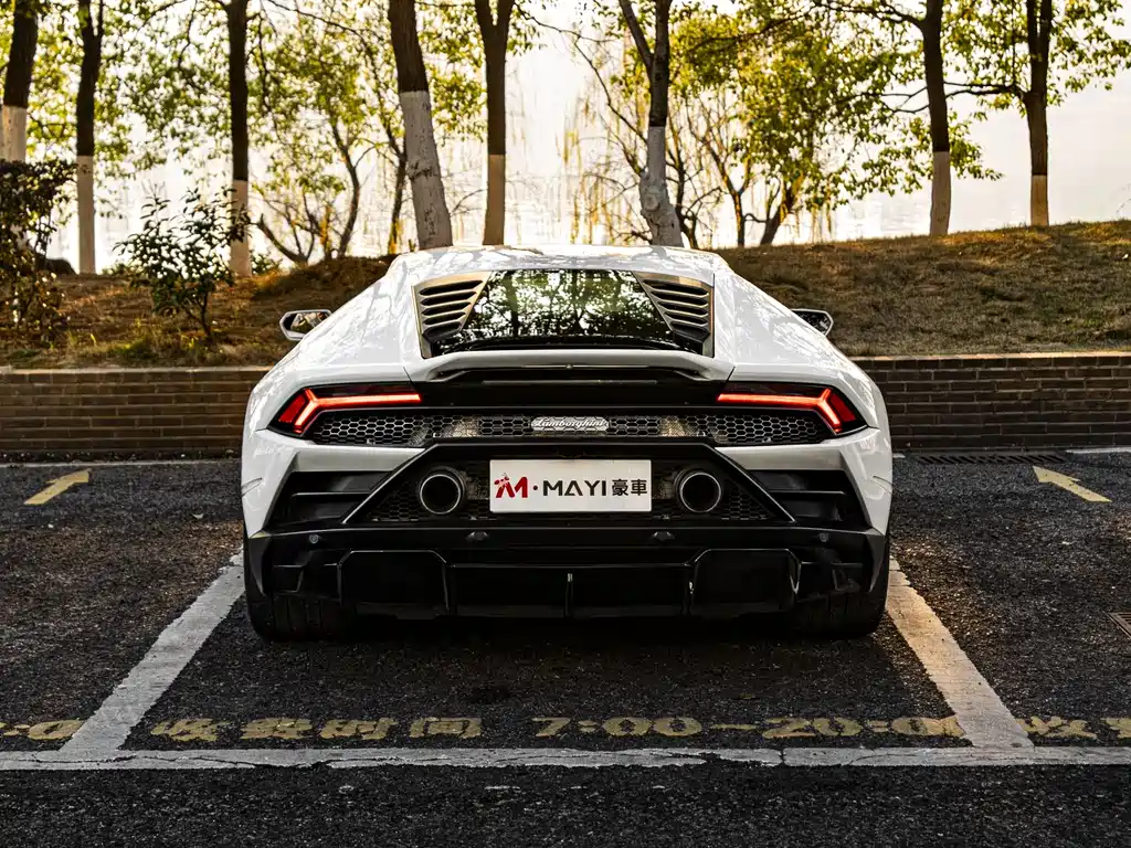 LAMBORGHINI HURACÁN