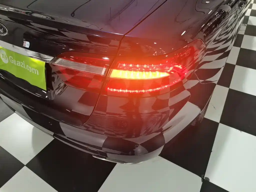 Ford Taurus — миниатюра 8