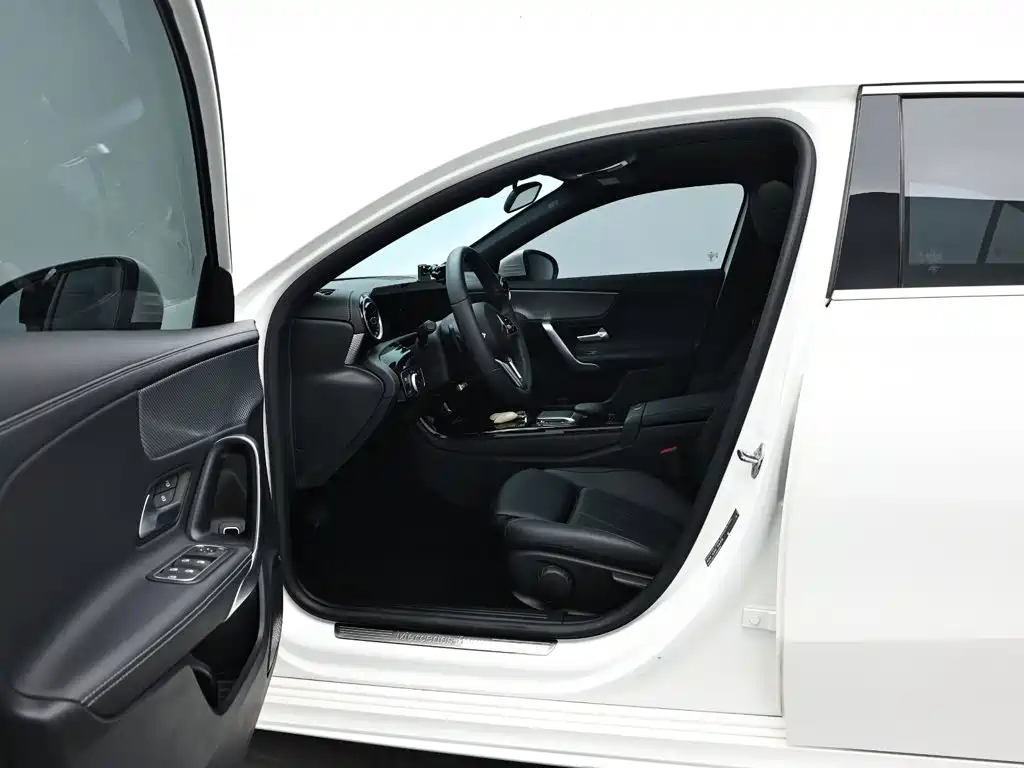 Mercedes-Benz A-Class — миниатюра 9