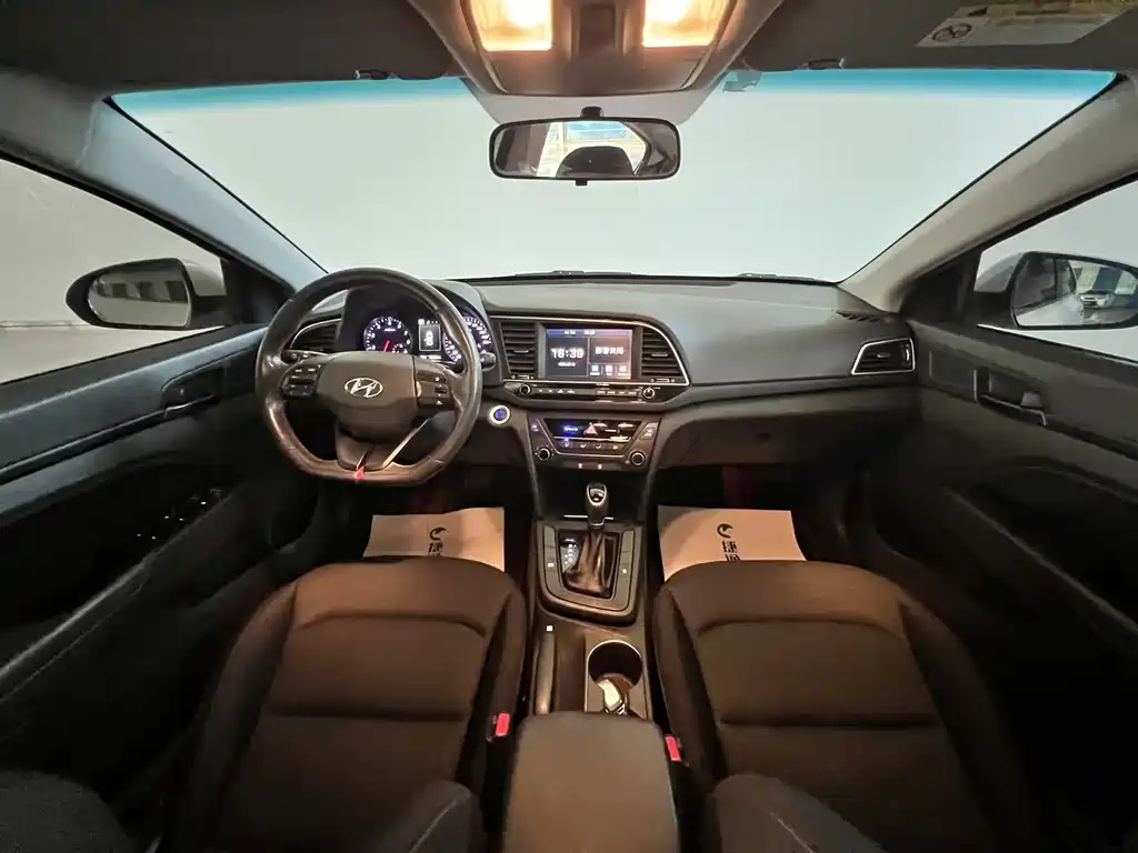 Hyundai Elantra — миниатюра 25