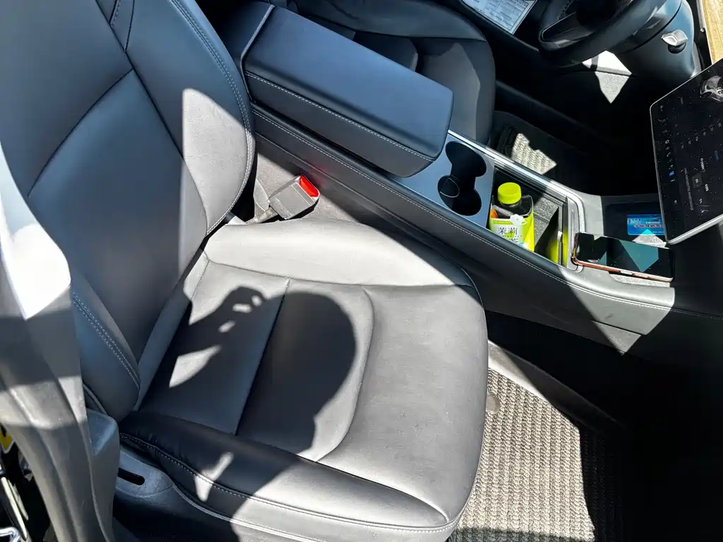 Tesla Model 3 — миниатюра 12