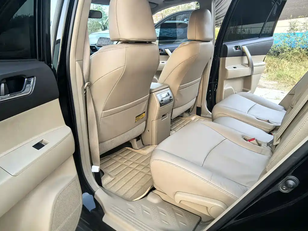 Toyota Highlander — миниатюра 10