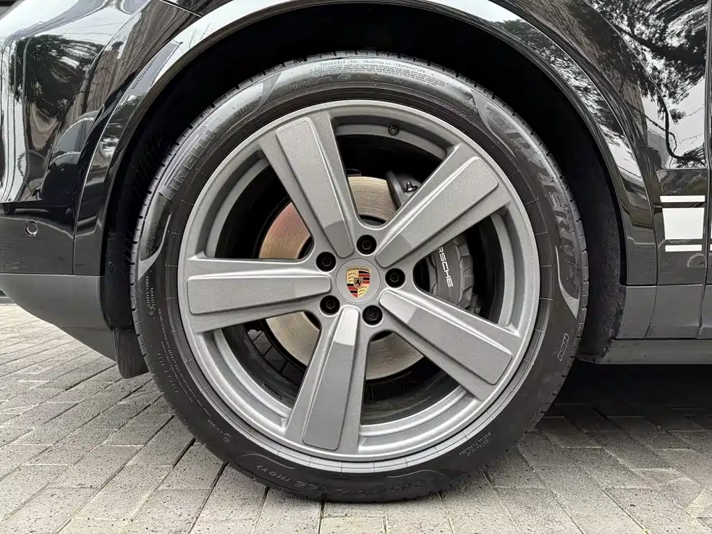 Porsche Cayenne — миниатюра 11