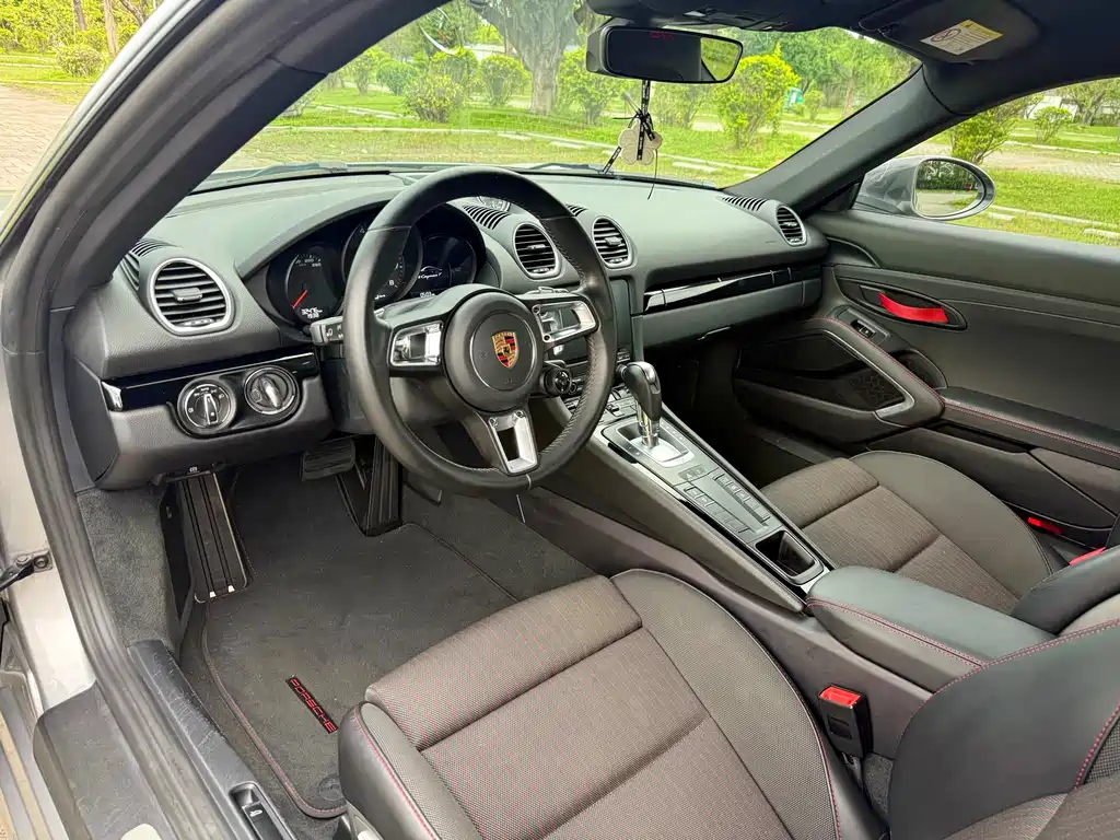 Porsche 718 2019 Cayman T 2.0T
