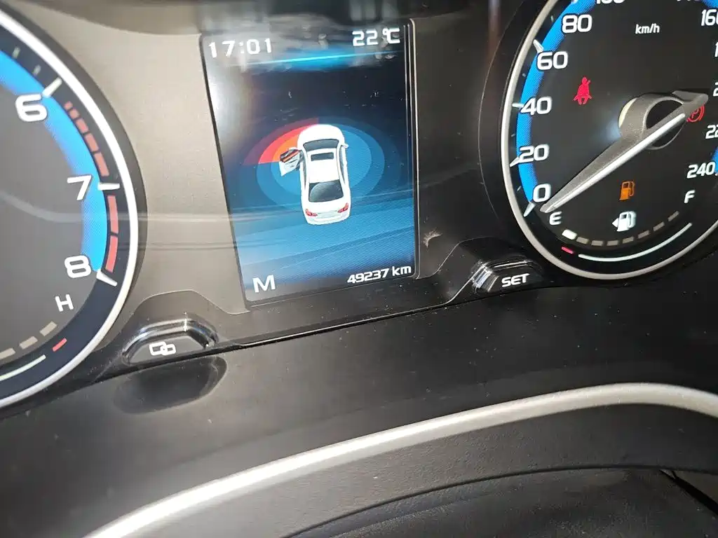 Geely Emgrand — миниатюра 8