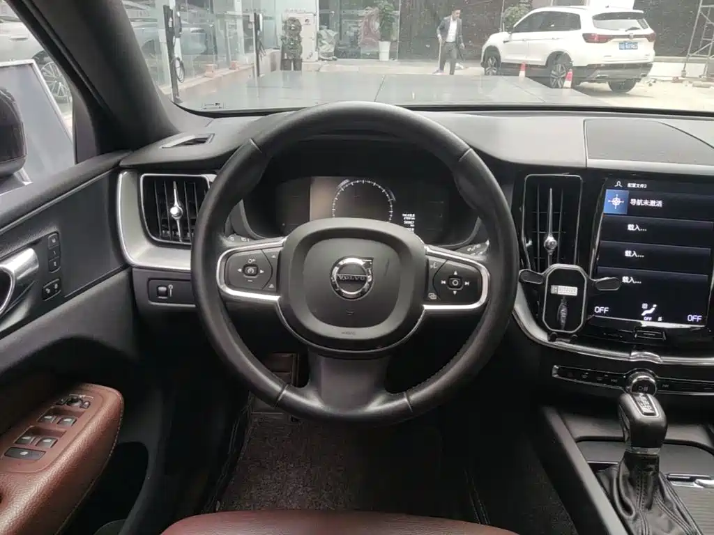 Volvo XC60 — миниатюра 11