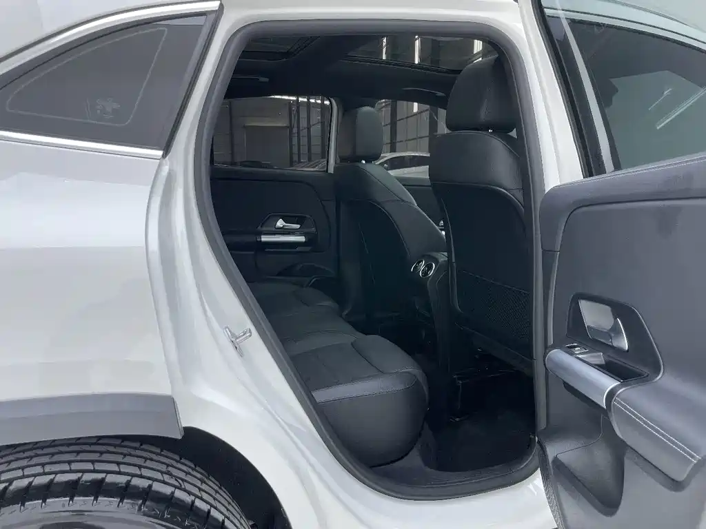 Mercedes-Benz GLA — миниатюра 27