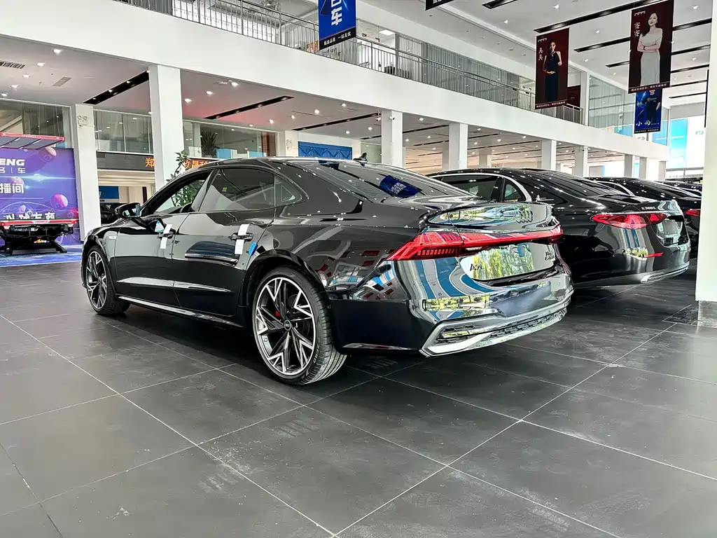 Audi A7L 2024 45 TFSI quattro S-line