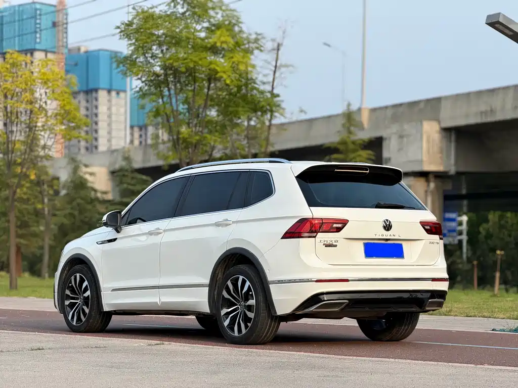 Volkswagen Tiguan L — миниатюра 4