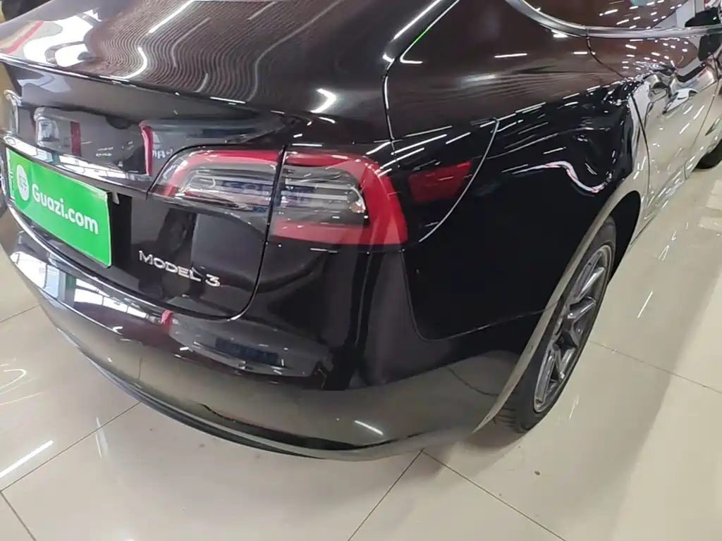 Tesla Model 3 — миниатюра 8