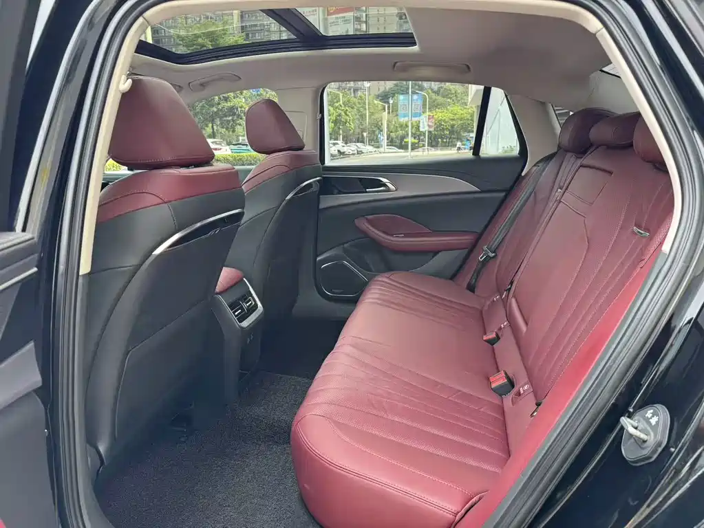 Hongqi Hongqi H5 — миниатюра 15
