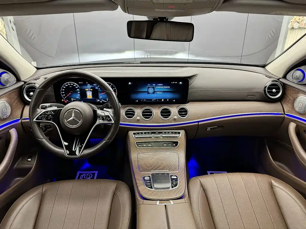 Mercedes-Benz E-Class — миниатюра 9