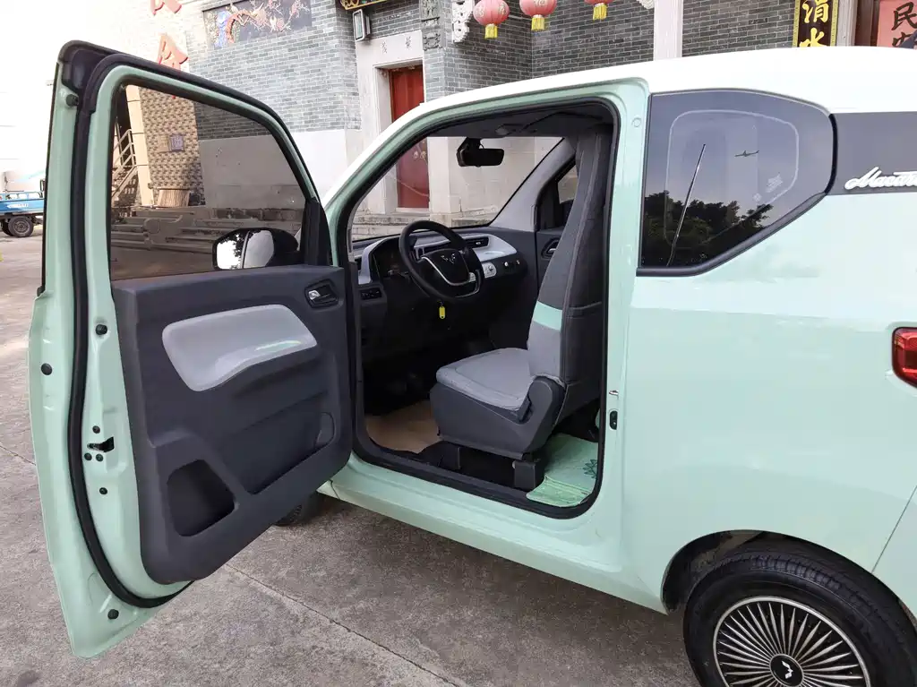 Wuling MINIEV — миниатюра 4