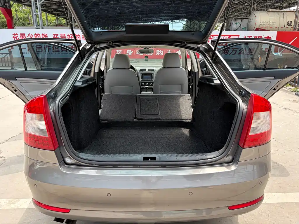 Skoda Octavia 1.4TSI DSG Comfort Handsome Edition, фото 18