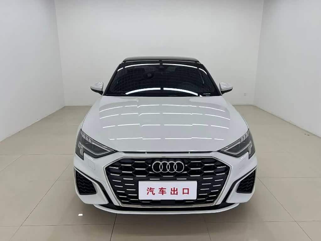 Audi A3 1.4 л 2023 г. Белый, пробег 19000 км