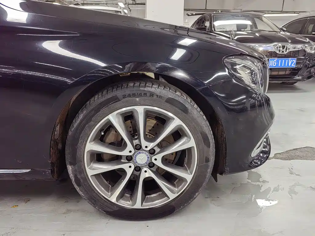 Mercedes-Benz E-Class — миниатюра 14
