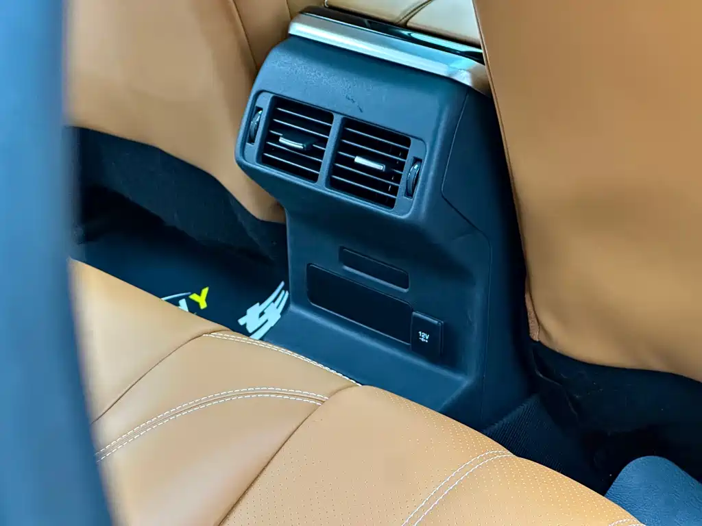 Land Rover Velar — миниатюра 16