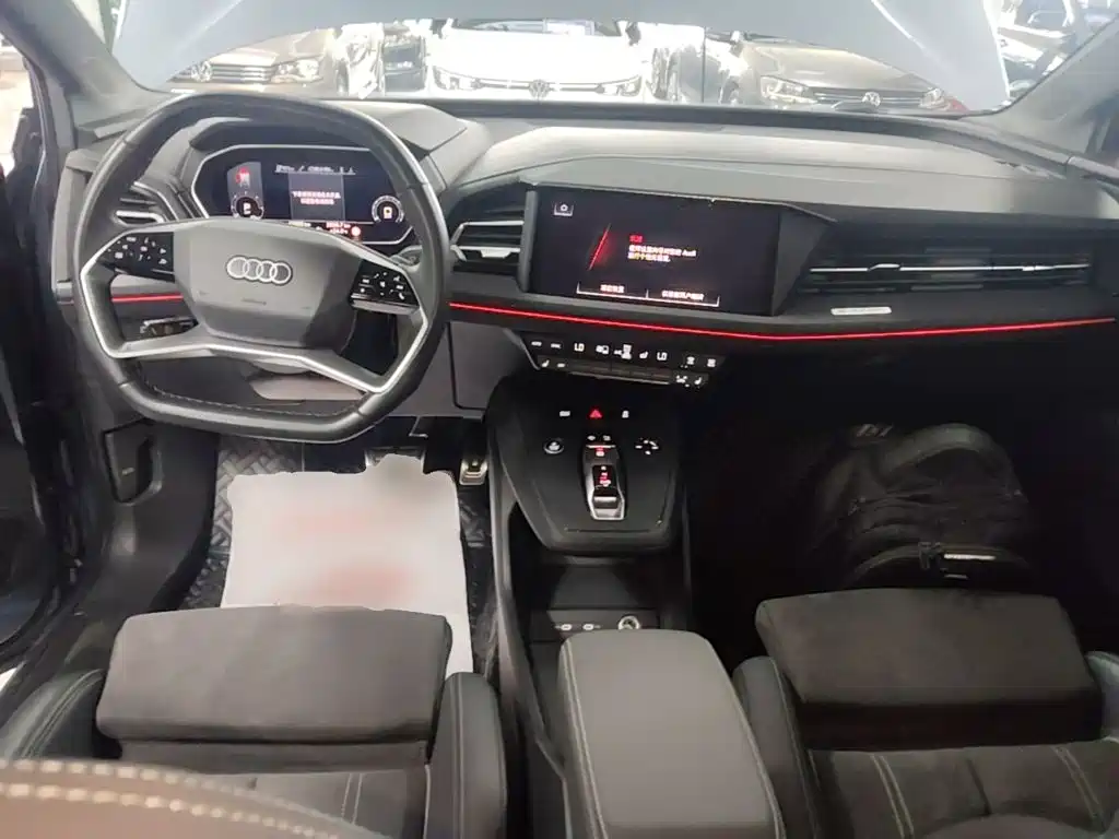 Audi Q4 e-tron — миниатюра 10