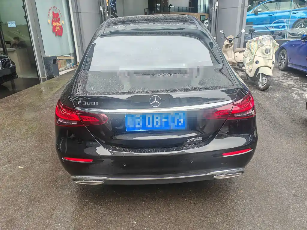 Mercedes-Benz E-Class — миниатюра 11