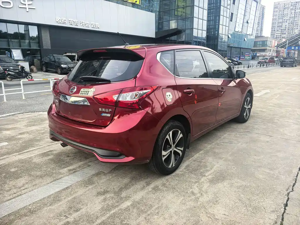 Nissan Tiida — миниатюра 4