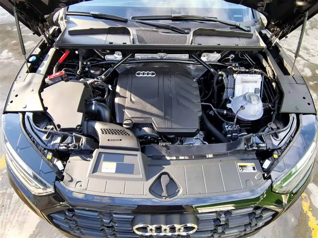 Audi Q5L 2025 45 40 TFSI Luxury
