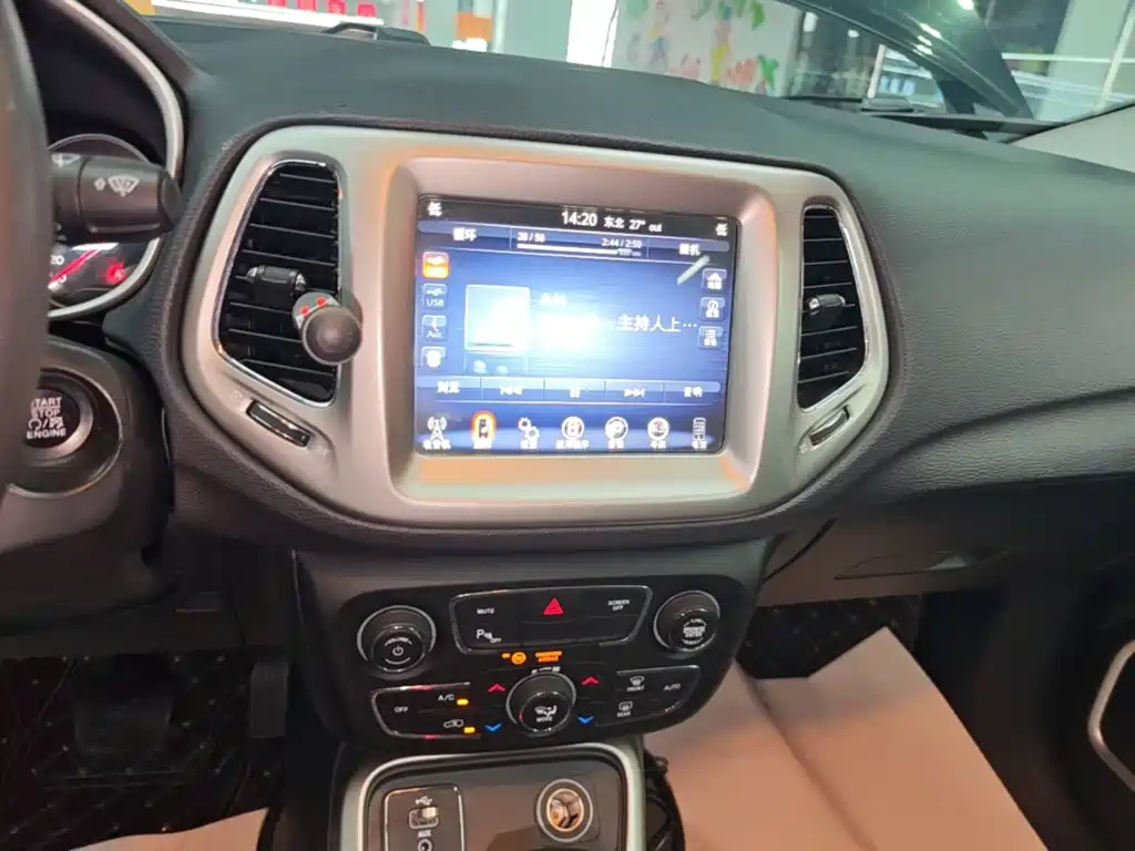 Jeep Compass — миниатюра 13