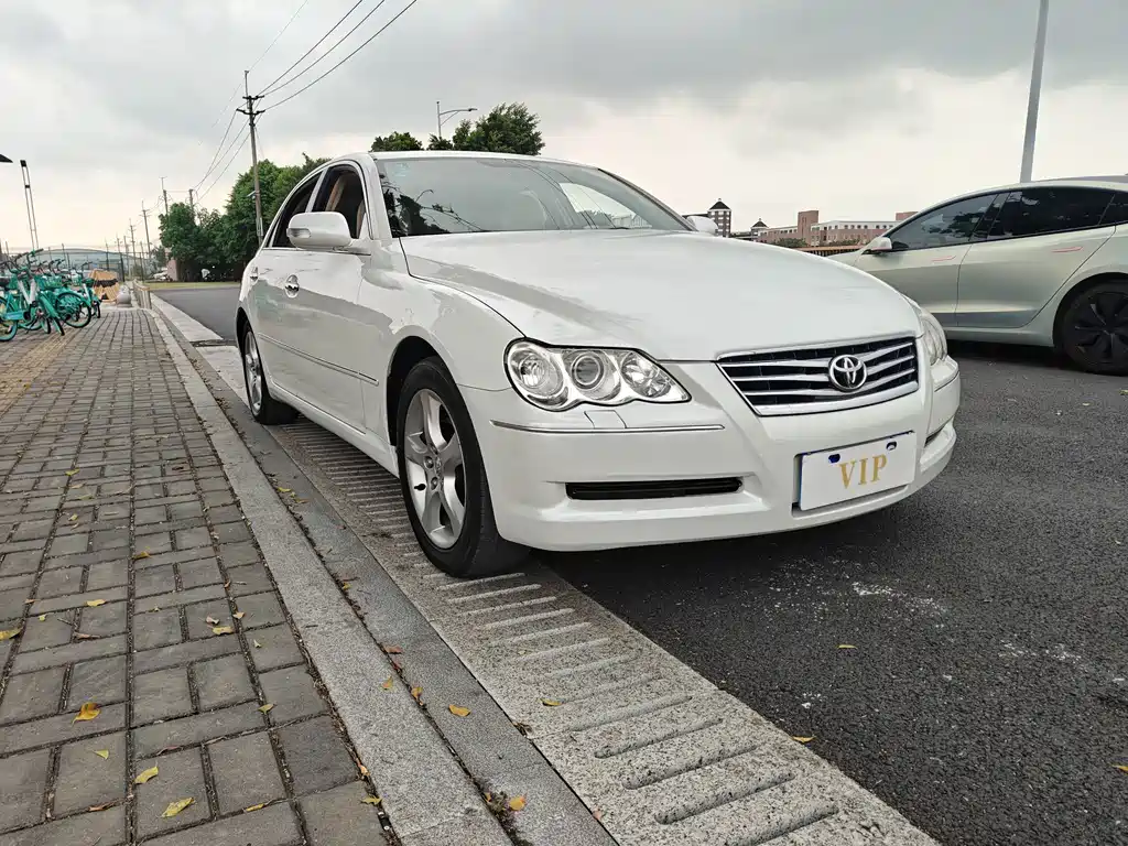 Toyota Reiz — миниатюра 3