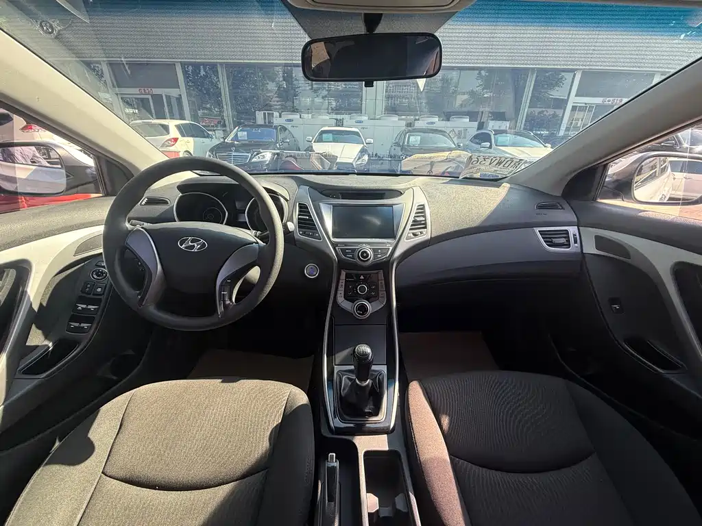 Hyundai Elantra Langdong — миниатюра 10