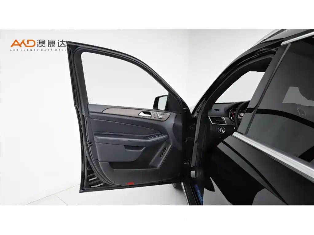 Mercedes-Benz GLS — миниатюра 11