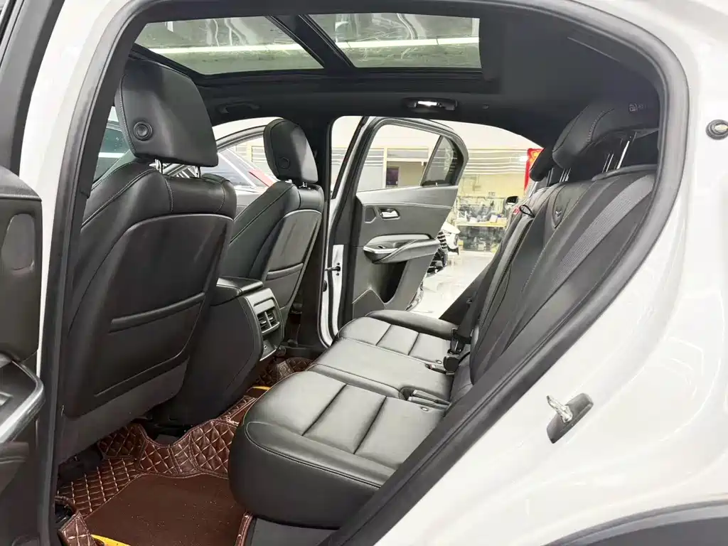 Cadillac XT4 — миниатюра 8