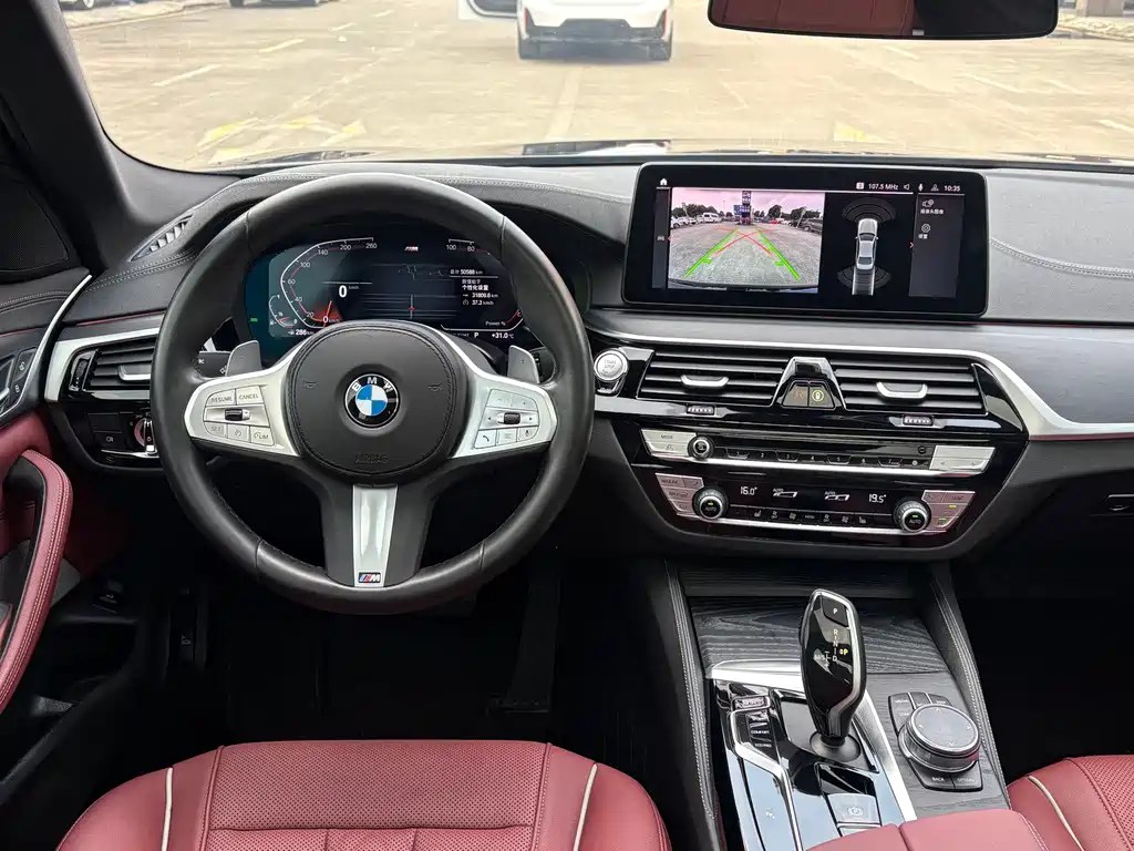 BMW 5 Series — миниатюра 7