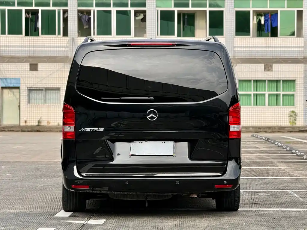 Mercedes-Benz V-Class (Import) — миниатюра 23