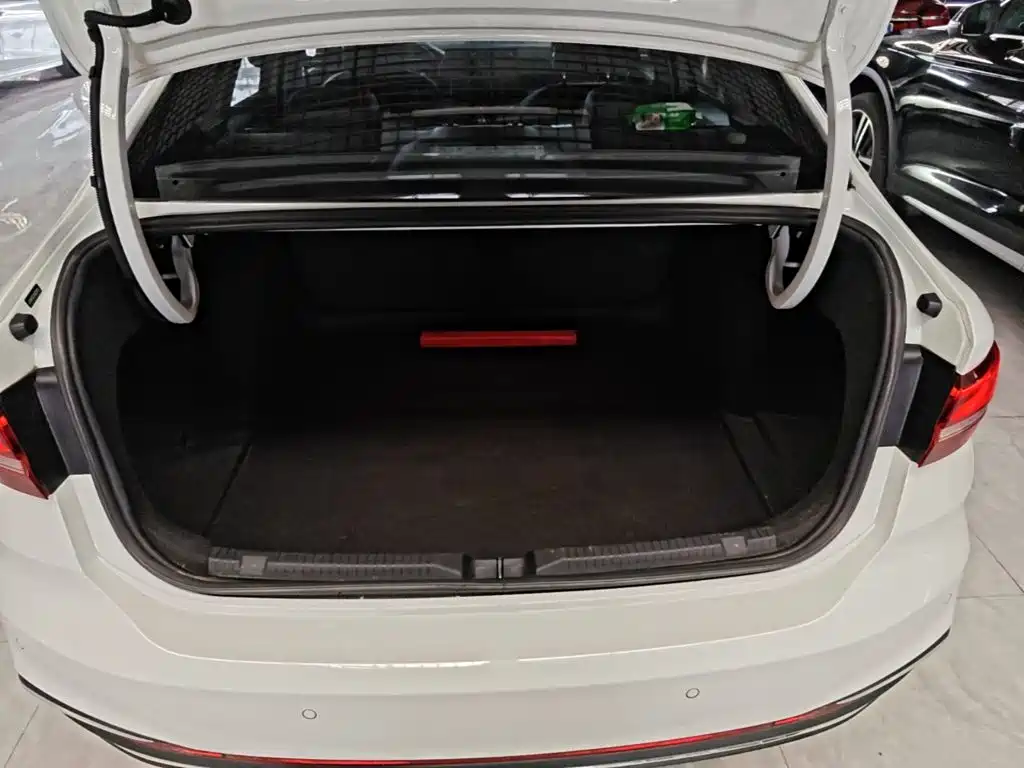 Volkswagen Lavida — миниатюра 19