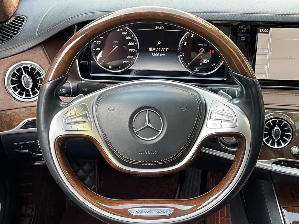 Mercedes-Benz S-Class — миниатюра 10
